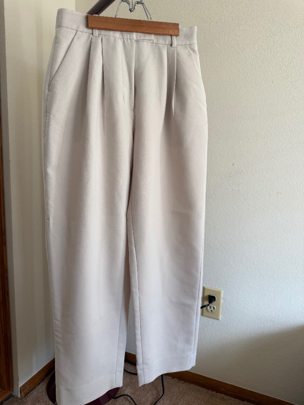 Abercrombie Ankle Grazing Tapered Tailored Trouser